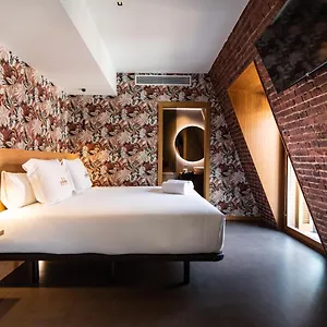 2* Otel Atari